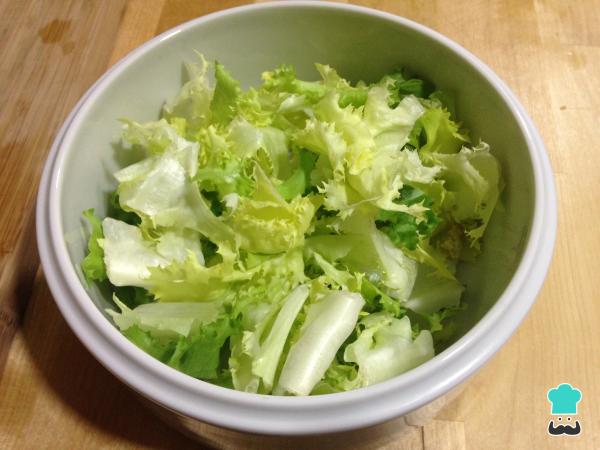 Recette de salade de scarole et morue - Étape 2