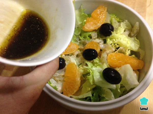 Recette de salade de scarole et morue - Étape 5