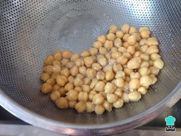 Recette de pois chiches au thon - Étape 2