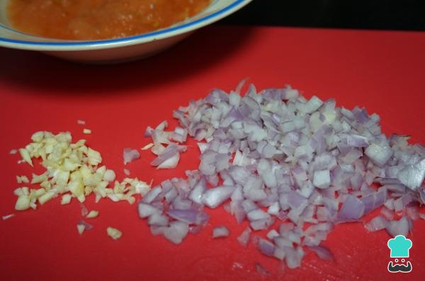 Recette Daurade sauce tomate et petits pois - Étape 1