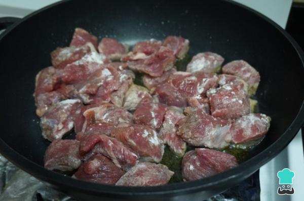 Recette de Ragoût de Viande aux Pommes de Terre - Étape 2