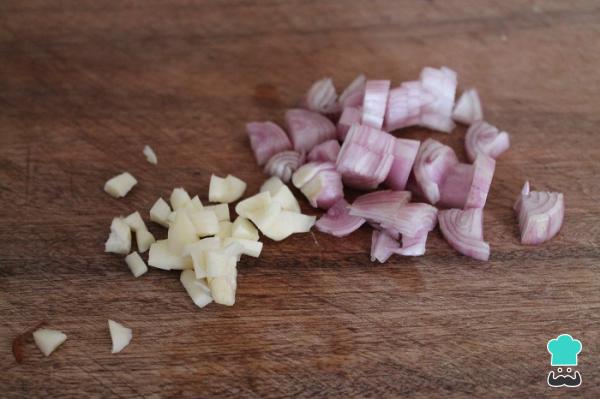 Recette de merlan au four avec sauce - Étape 1