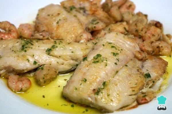 Recette de Merlu aux crevettes à l'ail