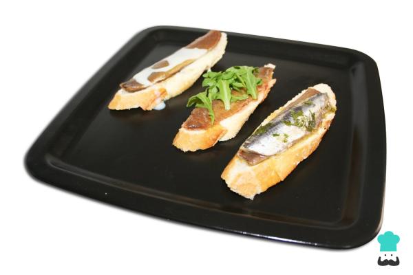 Recette de montadito chaud aux anchois et lait concentré