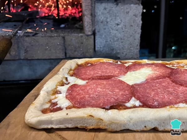 Recette de pizza au salami