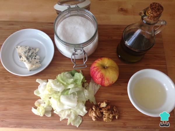 Recette Salade de roquefort et pommes - Étape 1