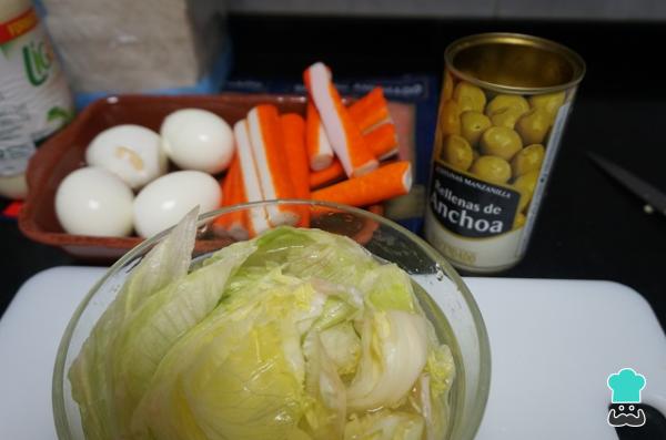 Recette du Cake au Saumon Fumé avec Pain de mie - Étape 1