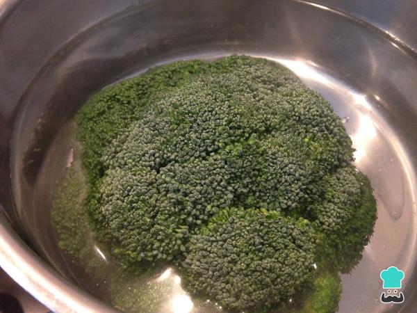 Recette de salade de brocoli et tomates - Étape 2