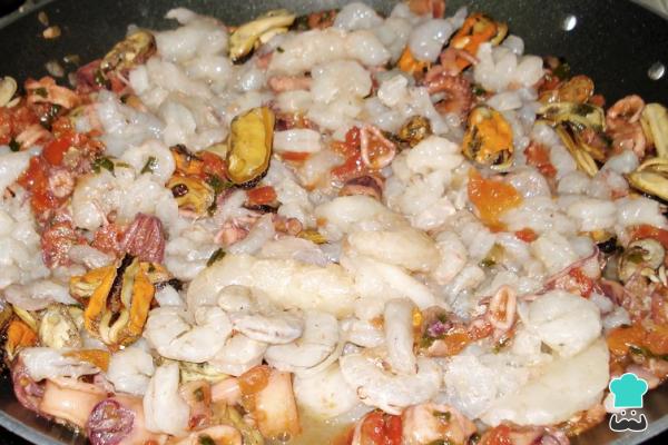 Recette de fideuá de poisson et fruits de mer - Étape 2