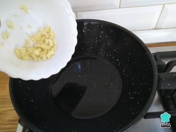 Recette d'oeufs brouillés au boudin - Étape 1