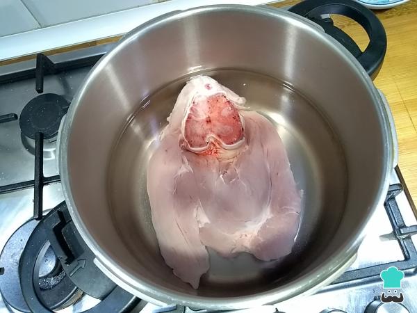 Recette de Lacón aux fanes de navets - Étape 1