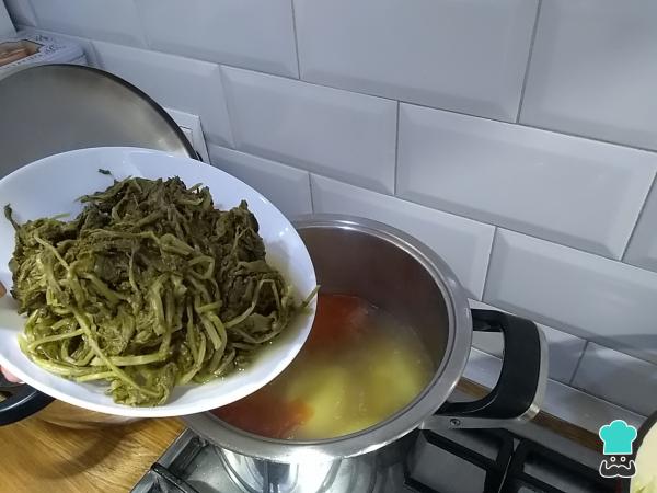 Recette de Lacón aux fanes de navets - Étape 3