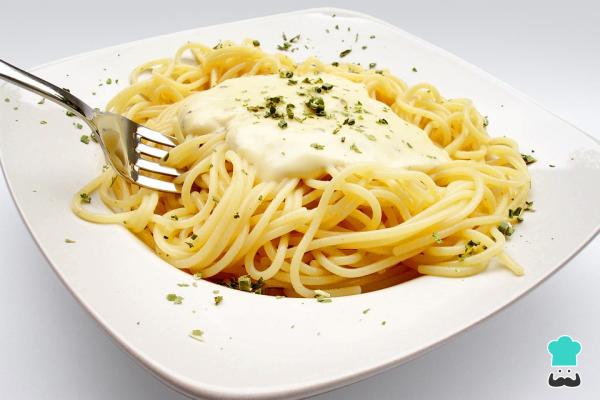 Recette de spaghettis à la crème - Étape 3