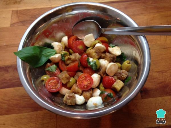 Recette de salade Panzanella - Étape 6