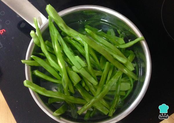 Recette Salade de pois chiches et haricots verts au pesto - Étape 2