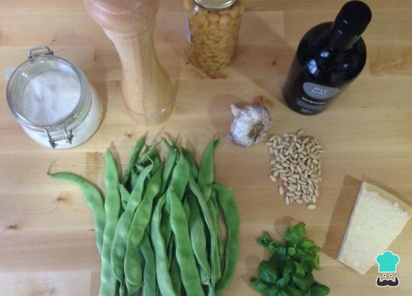 Recette Salade de pois chiches et haricots verts au pesto - Étape 1