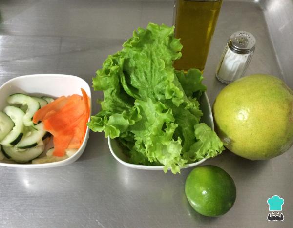 Recette de salade de laitue et pamplemousse - Étape 1