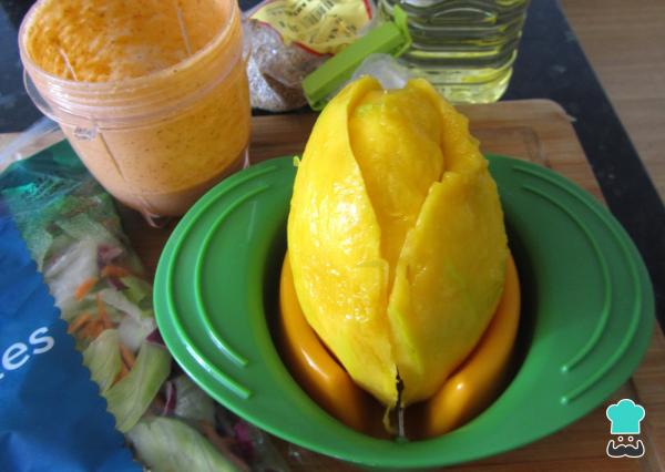 Recette de salade de mangue et de laitue - Étape 2