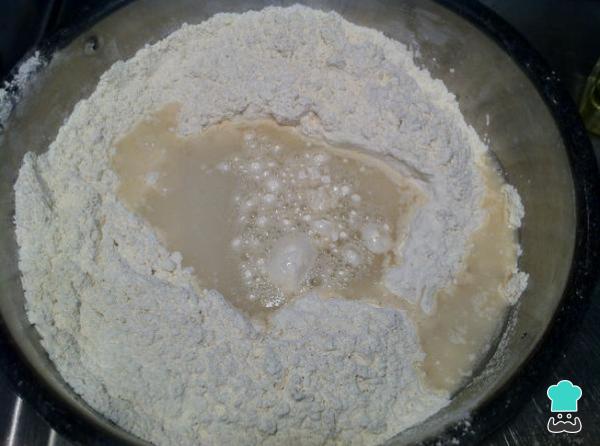 Recette de base de pâte à pizza – Étape 1