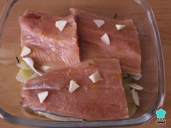 Recette de Saumon au Four avec Pommes de Terre et Crevettes - Étape 4