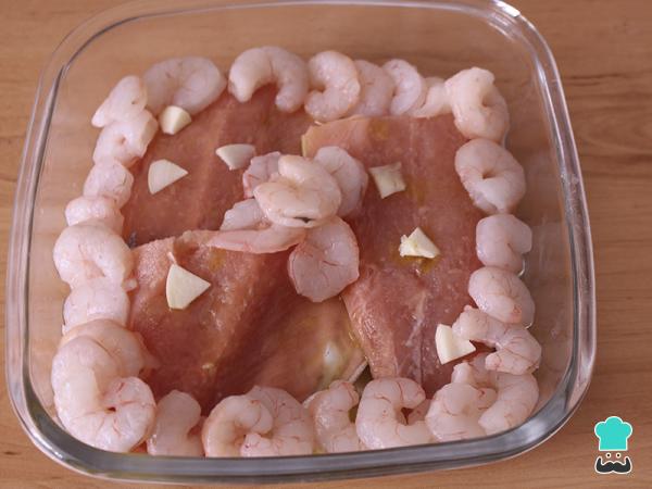 Recette de Saumon au Four avec Pommes de Terre et Crevettes - Étape 5