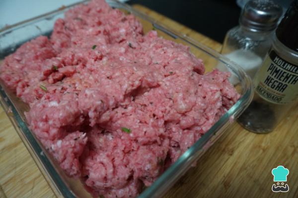 Recette de Boulettes de viande en purée - Étape 1