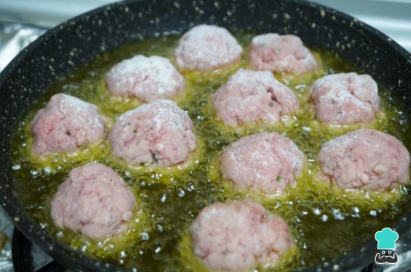 Recette de Boulettes de viande en purée - Étape 3