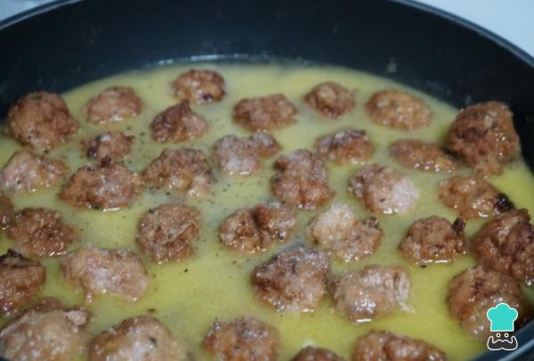 Recette Boulettes de viande avec purée - Étape 5