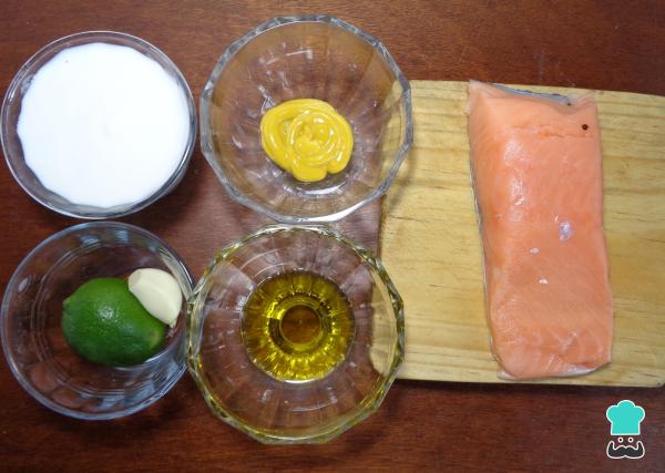 Recette de Saumon Grillé avec Sauce au Yaourt - Étape 1