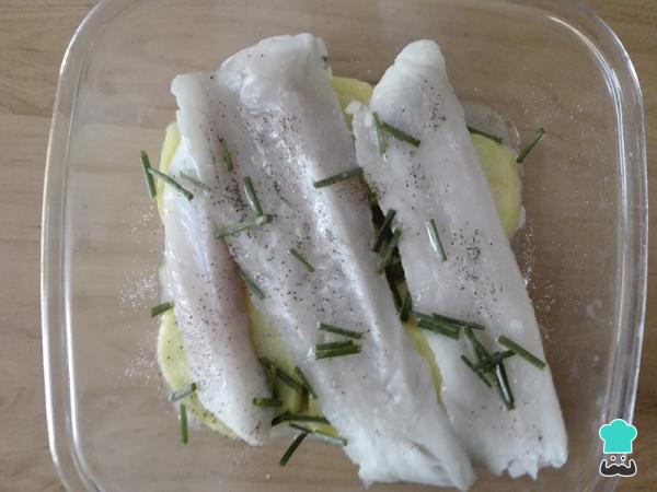 Recette de Merlu au Four au Citron et au Vin - Étape 4