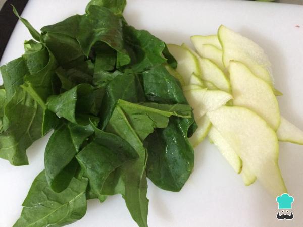 Recette de salade d'épinards et de poires - Étape 2