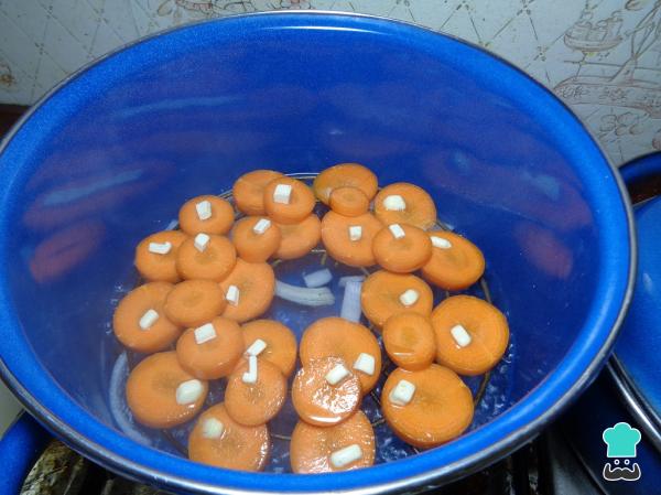 Recette de Saumon cuit à la vapeur avec légumes et crème - Étape 3