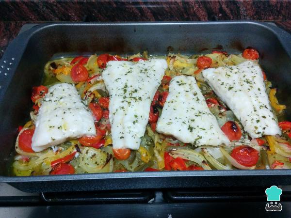 Recette de Merlu au Four avec pommes de terre et légumes - Étape 6