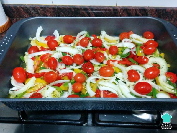 Recette de Merlu au Four avec pommes de terre et légumes - Étape 5