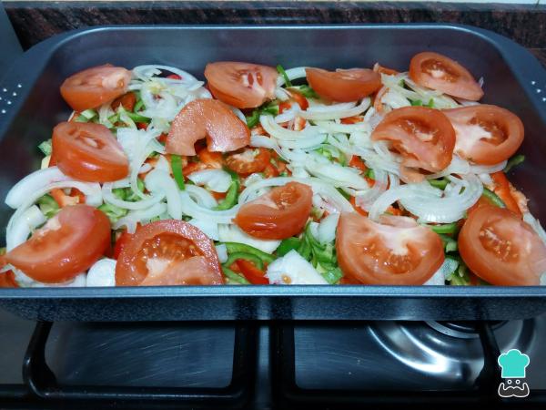 Recette de saumon au four avec pommes de terre et légumes - Étape 4