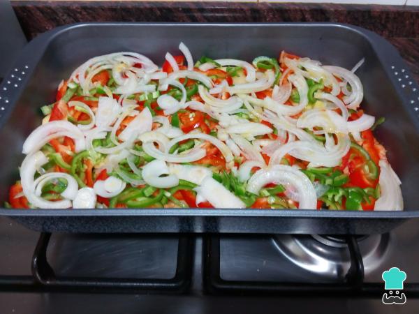 Recette de saumon au four avec pommes de terre et légumes - Étape 3