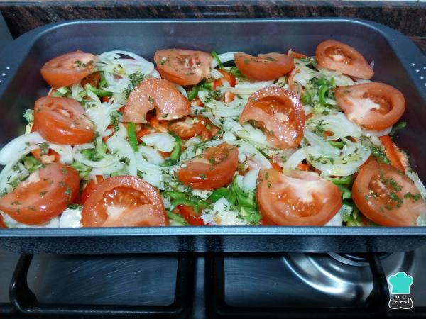 Recette de saumon au four avec pommes de terre et légumes - Étape 6