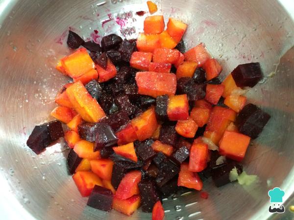 Recette de Salade de betteraves et de carottes aux œufs - Étape 4