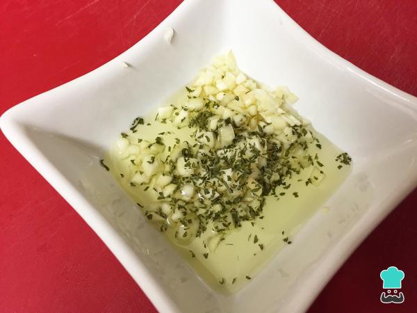 Recette de Thon Grillé à l'Ail et au Persil - Étape 2