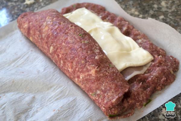 Recette de Tourte à la Viande Hachée Farcie au Jambon et au Fromage - Étape 4