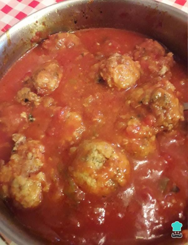 Recette de Boulettes de Boeuf à la Sauce Tomate Maison - Étape 4