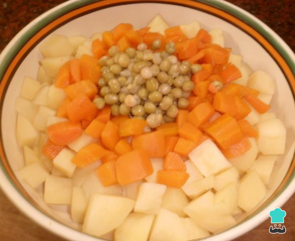 Recette de salade russe avec charcuterie - Étape 4