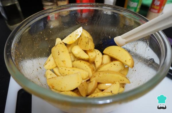 Recette de Côtes levées marinées aux pommes de terre au four - Étape 5