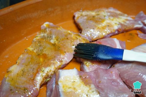 Recette de Côtes levées marinées aux pommes de terre au four - Étape 2