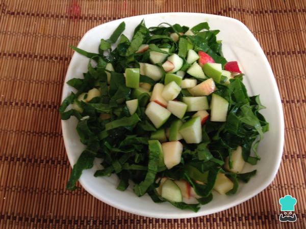 Recette de Salade d'épinards aux pommes - Étape 3