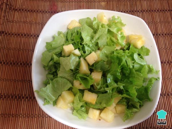 Recette de salade d'ananas et de laitue - Étape 4