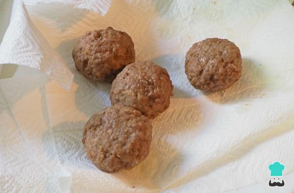 Recette de Boulettes de Viande Maison à la Tomate - Étape 6