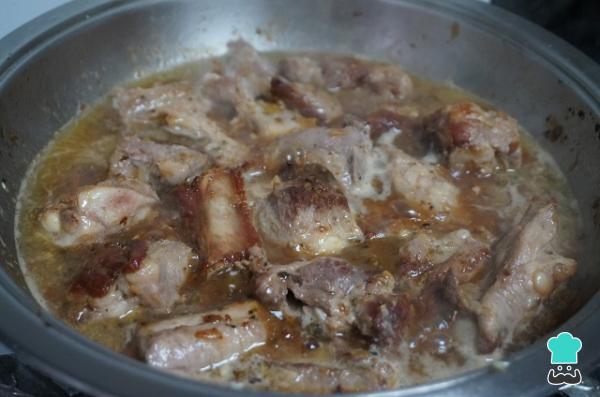 Recette de Côtes de Porc à la Sauce au Vin Blanc - Étape 6