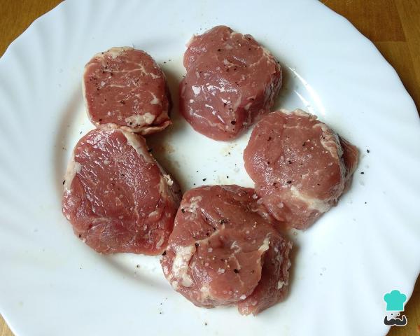 Recette de filet de porc enveloppé de bacon au four - Étape 1