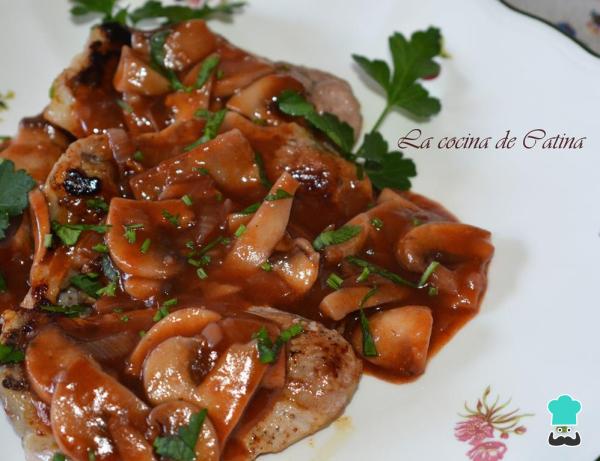 Recette de Viande avec Sauce aux Champignons et Vin Rouge - Étape 6